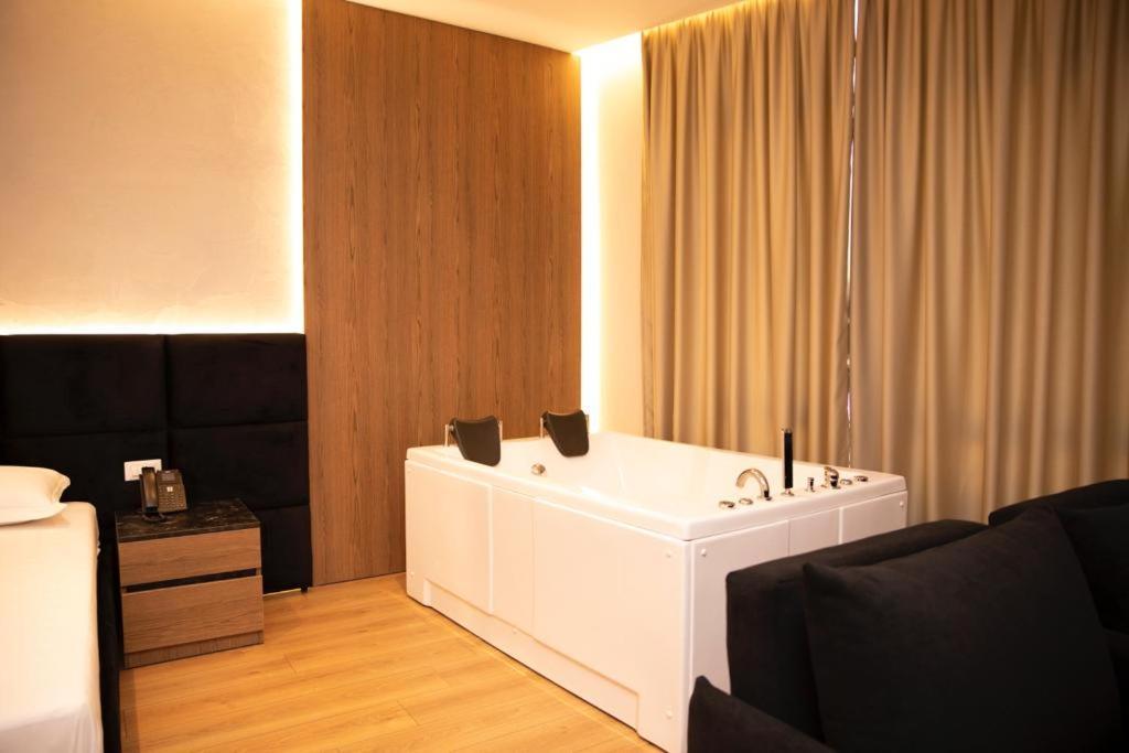 Hotel Continental Durrës Zewnętrze zdjęcie