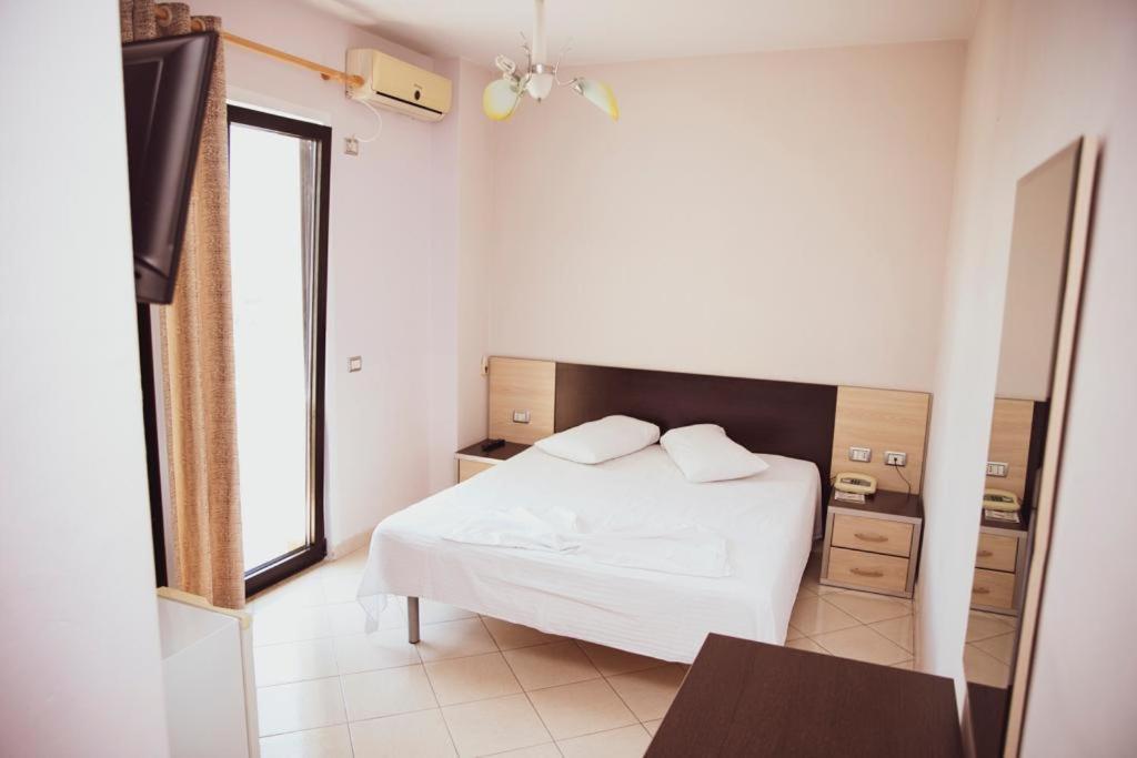 Hotel Continental Durrës Zewnętrze zdjęcie