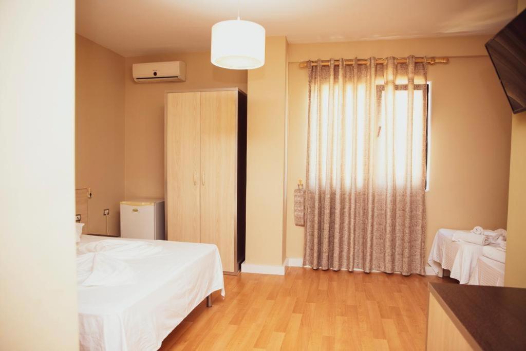Hotel Continental Durrës Zewnętrze zdjęcie